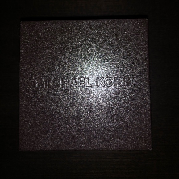 Michael Kors large rose gold watch - Picture 4 of 4